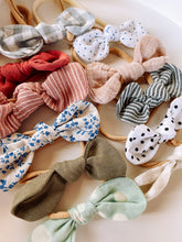 Load image into Gallery viewer, Lilly Bow