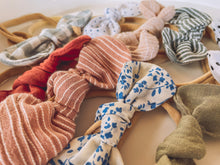 Load image into Gallery viewer, Lilly Bow