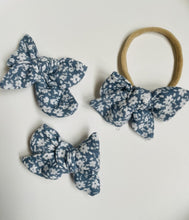 Load image into Gallery viewer, Mini School girl bows