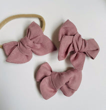 Load image into Gallery viewer, Mini School girl bows
