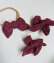 Load image into Gallery viewer, Mini School girl bows
